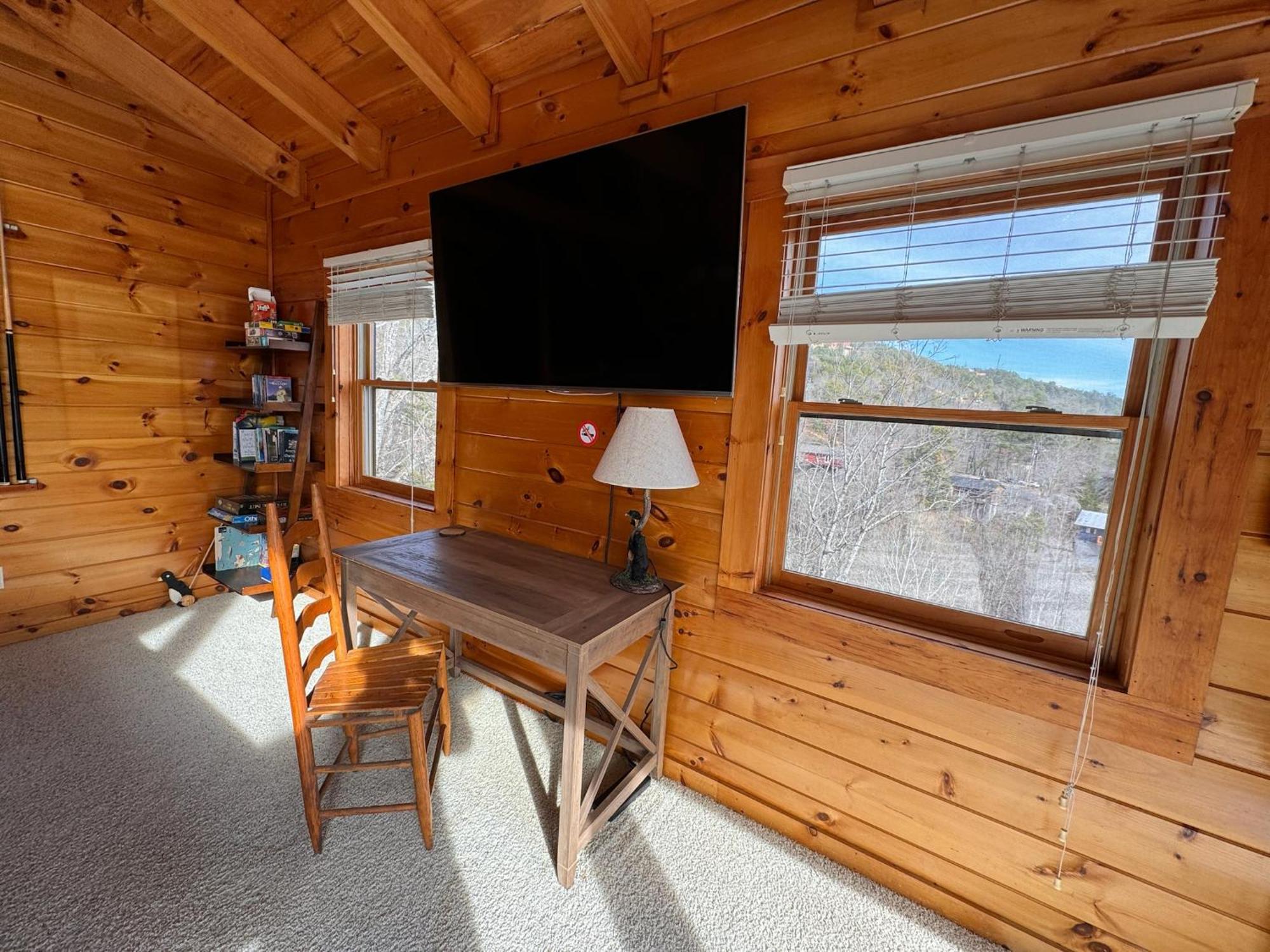 Smoky Paws - Exceptional Cabin, Stunning Mountain Views, Hot Tub, Tranquil, Gigabit Internet, Free L2 Ev Pigeon Forge Exterior photo