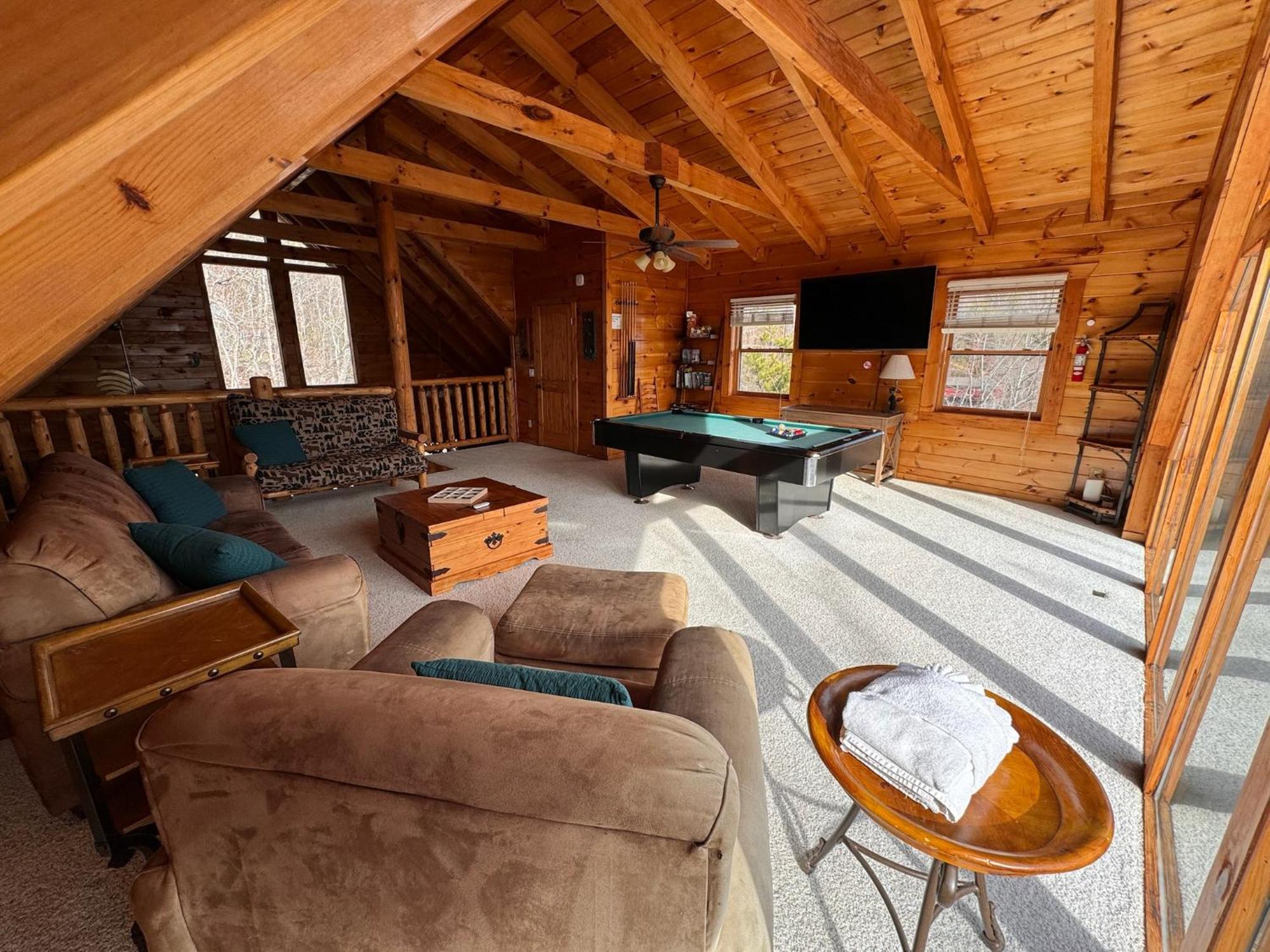 Smoky Paws - Exceptional Cabin, Stunning Mountain Views, Hot Tub, Tranquil, Gigabit Internet, Free L2 Ev Pigeon Forge Exterior photo