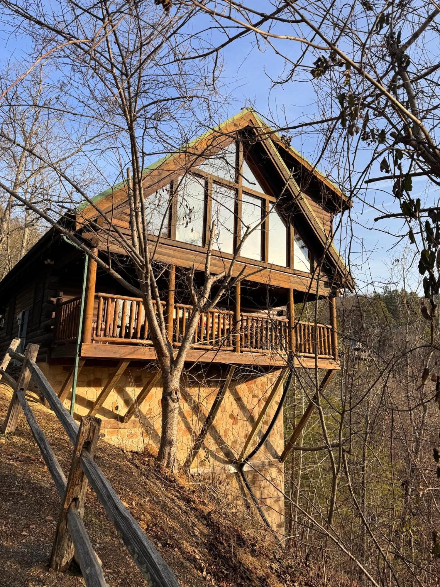 Smoky Paws - Exceptional Cabin, Stunning Mountain Views, Hot Tub, Tranquil, Gigabit Internet, Free L2 Ev Pigeon Forge Exterior photo